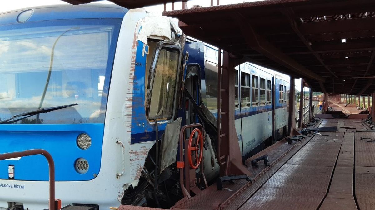 Na Mladoboleslavsku se srazily vlaky